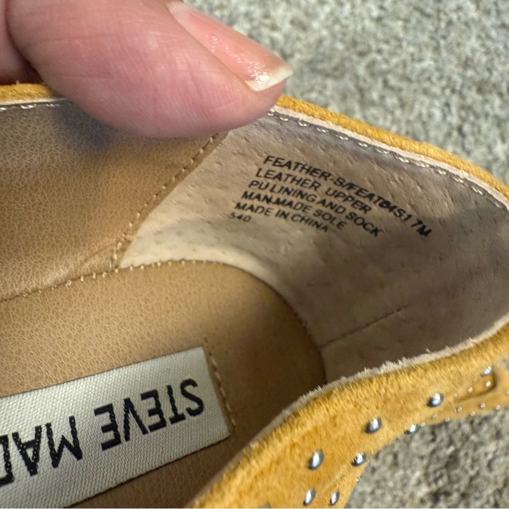 Steve Madden Yellow Studded Women's Flats - Picture 11 of 11